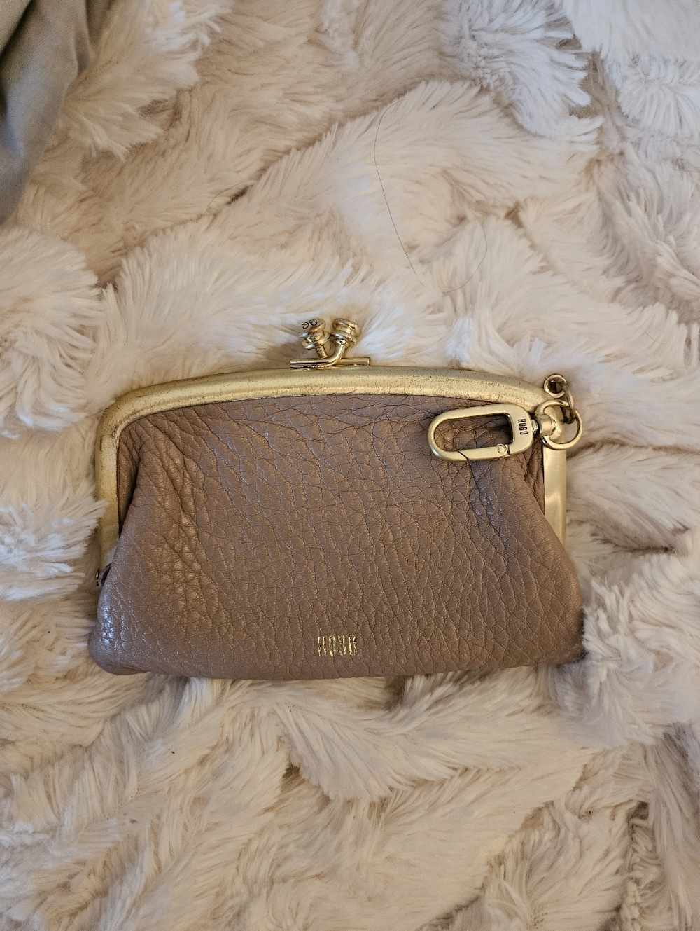 HOBO✨️Blush Leather Kiss-Lock Coin Purse - Picture 8 of 8